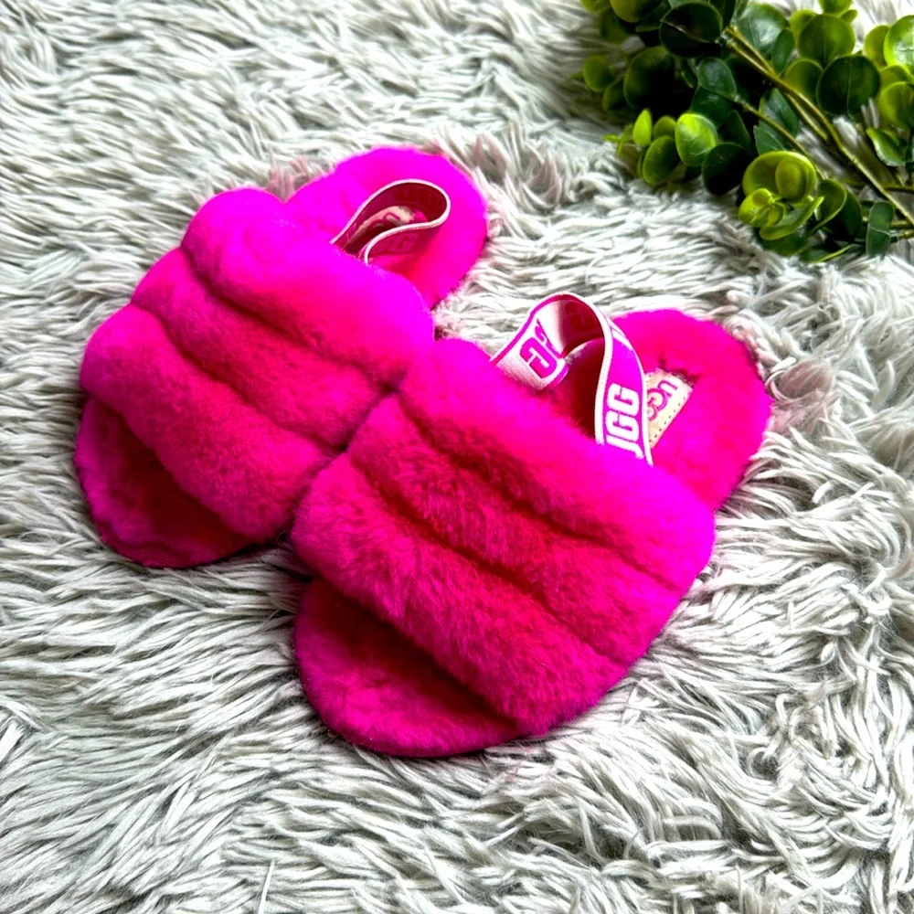 UGG kids fluff yea slide hot pink size 10